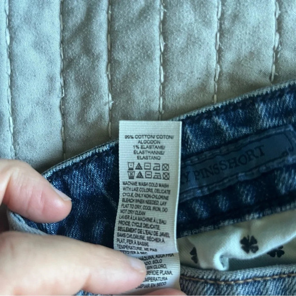 LUCKY BRAND ~ Cutoff Distressed Lucky Pins Short Size 10 High Rise - Picture 9 of 14
